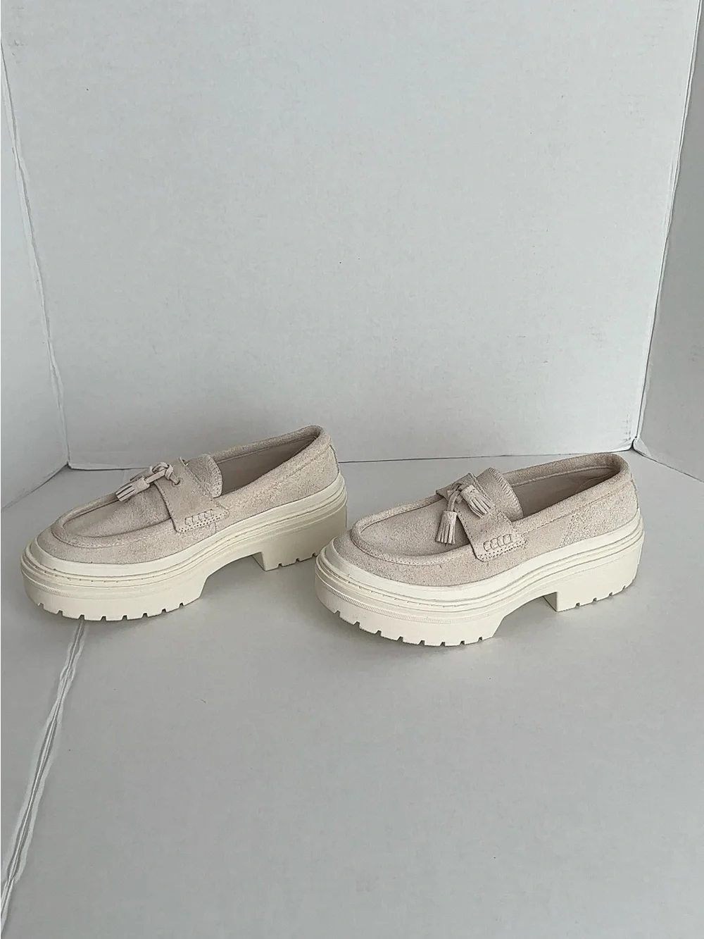 Converse Lugged Heel Dune/Egret Suede Loafers Women’s Size 7.5 Chunky Platform